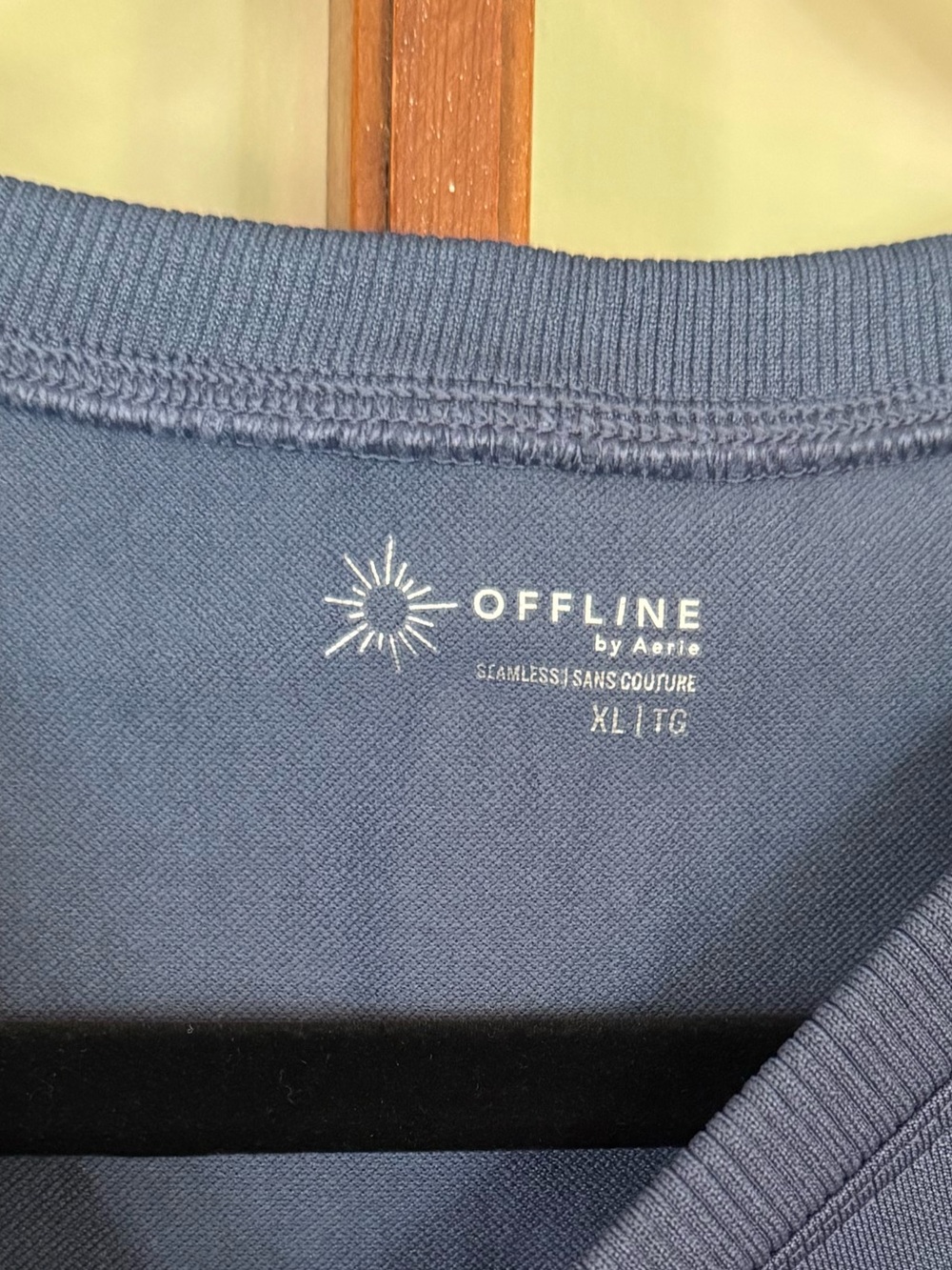 OFFLINE By Aerie Sidewalk Seamless Long Sleeve Cropped Athleisure T-Shirt Top XL - Picture 8 of 9